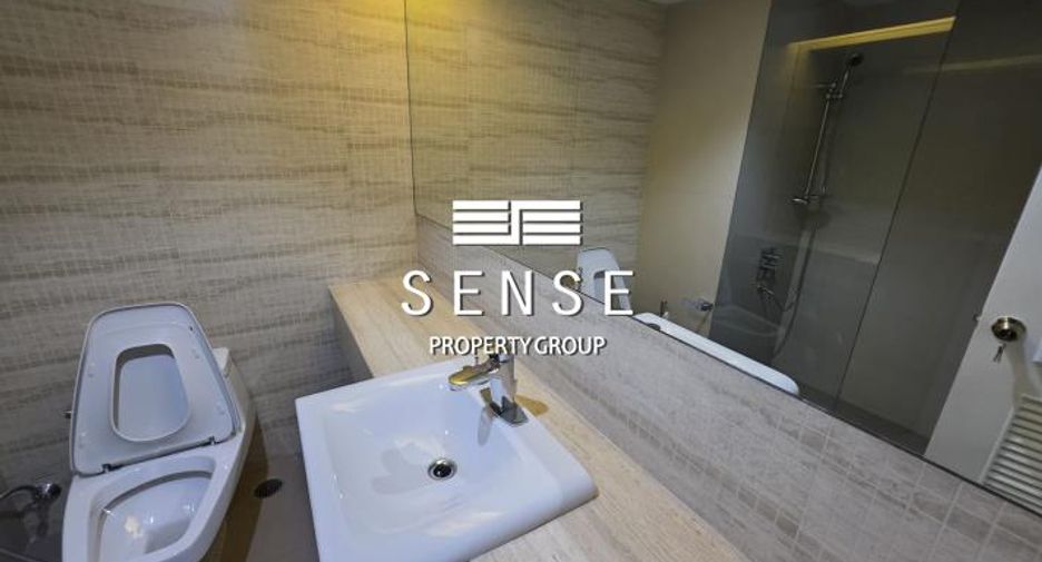 For rent 3 bedrooms condo in Pathum Wan, Bangkok