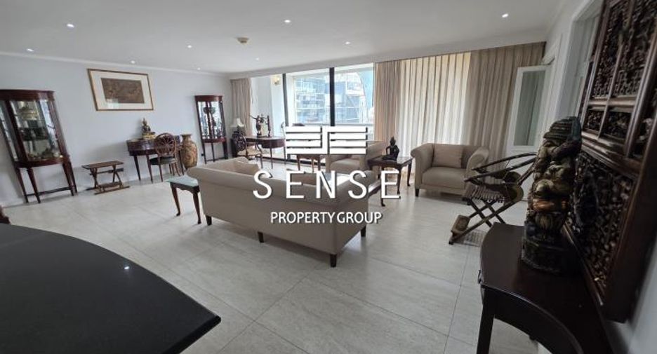 For rent 3 bedrooms condo in Pathum Wan, Bangkok