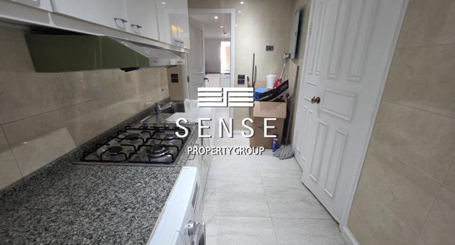 For rent 3 bedrooms condo in Pathum Wan, Bangkok