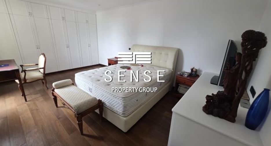 For rent 3 bedrooms condo in Pathum Wan, Bangkok