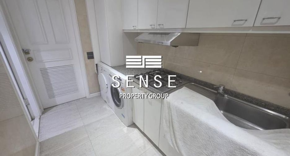 For rent 3 bedrooms condo in Pathum Wan, Bangkok