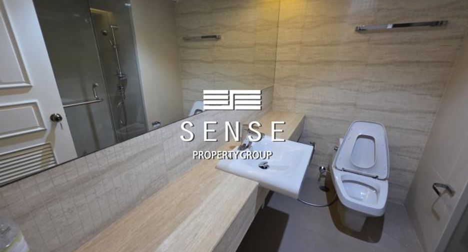 For rent 3 bedrooms condo in Pathum Wan, Bangkok