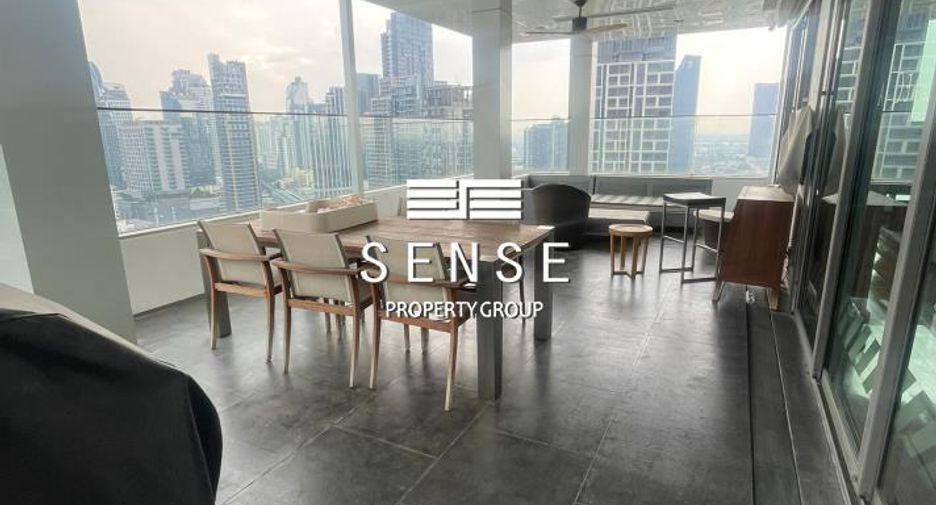 Condo en alquiler de 4 habitaciones en Khlong Toei, Bangkok