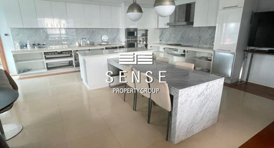 Condo en alquiler de 4 habitaciones en Khlong Toei, Bangkok
