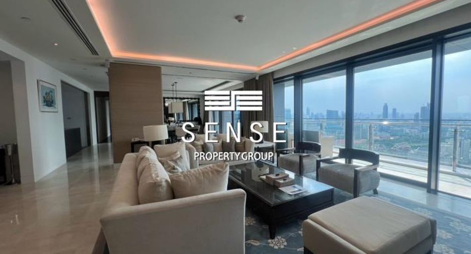 For rent 3 bedrooms condo in Pathum Wan, Bangkok