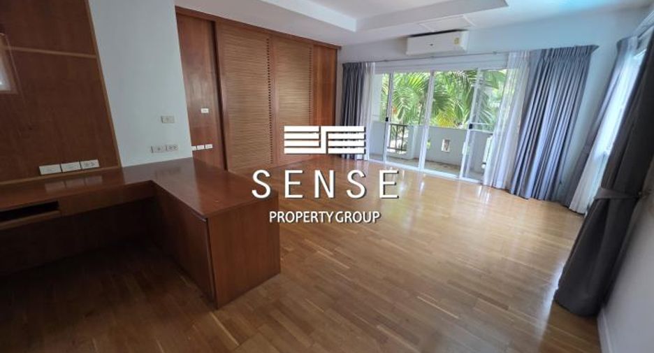 For rent 4 bedrooms house in Khlong Toei, Bangkok