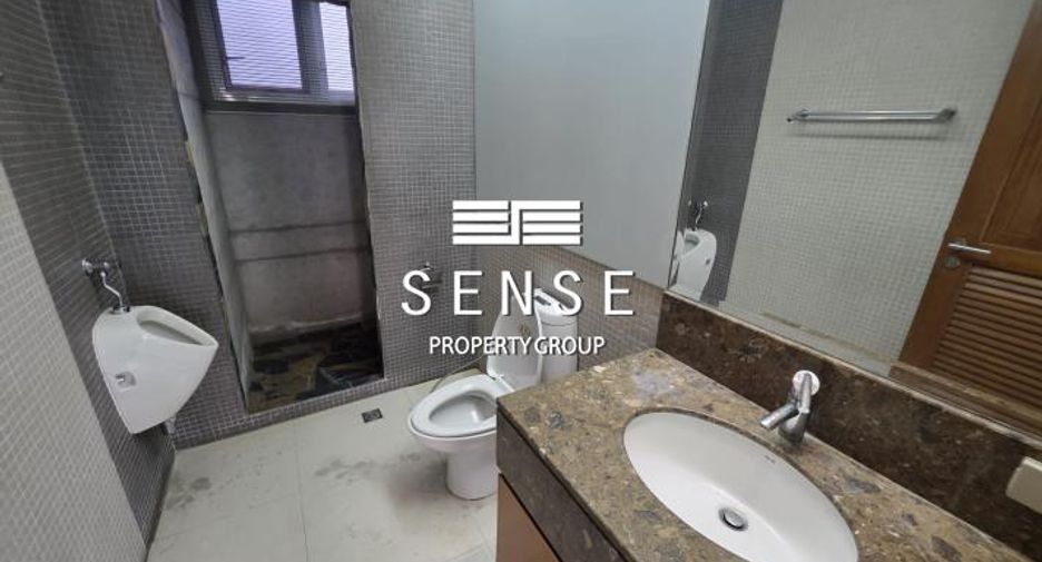For rent 4 bedrooms house in Khlong Toei, Bangkok
