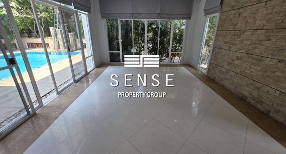 For rent 4 bedrooms house in Khlong Toei, Bangkok