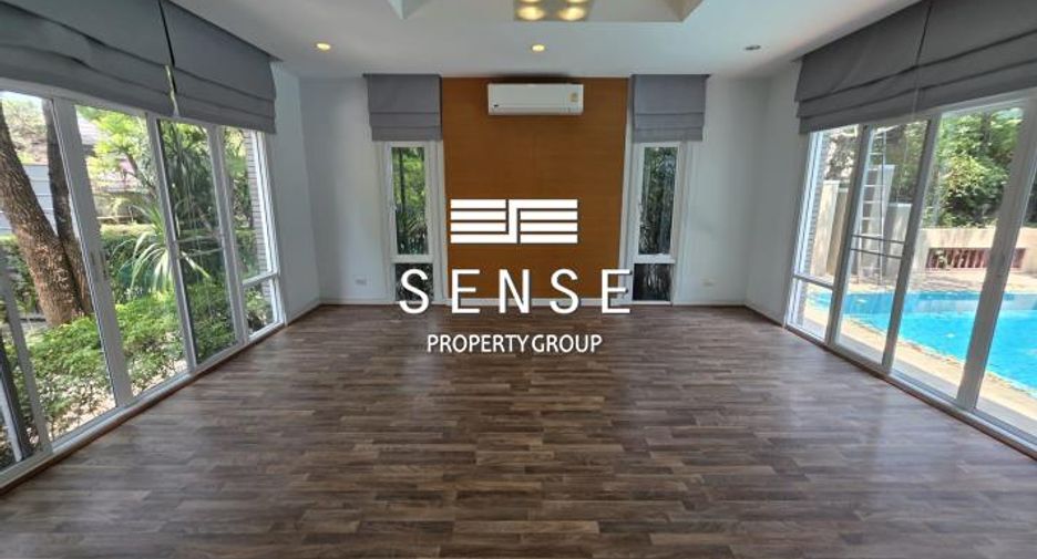 For rent 4 bedrooms house in Khlong Toei, Bangkok