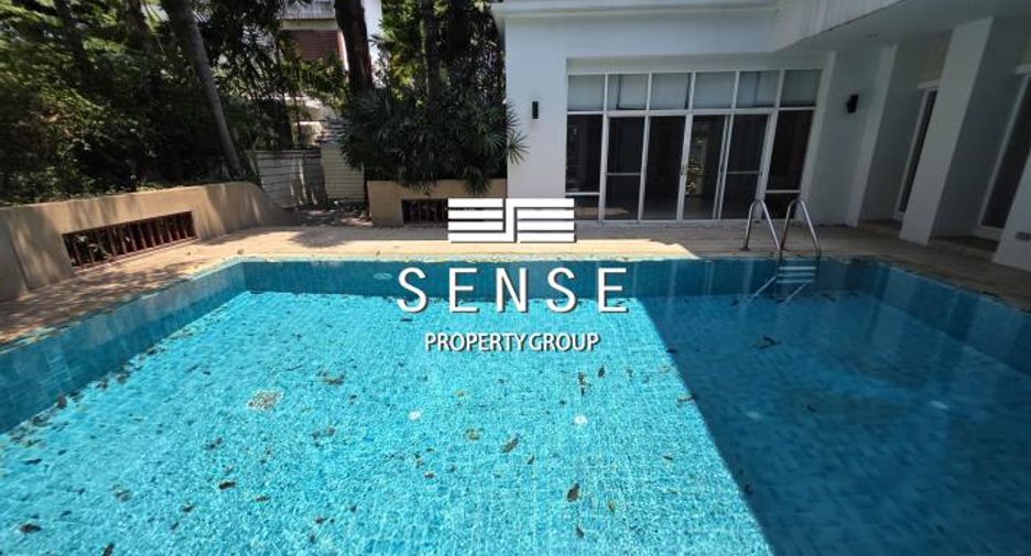 For rent 4 bedrooms house in Khlong Toei, Bangkok