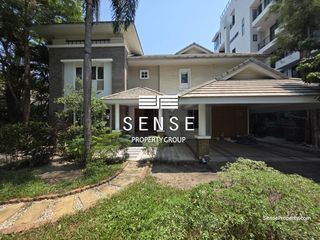 For rent 4 bedrooms house in Khlong Toei, Bangkok