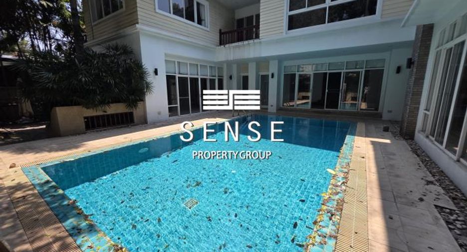 For rent 4 bedrooms house in Khlong Toei, Bangkok