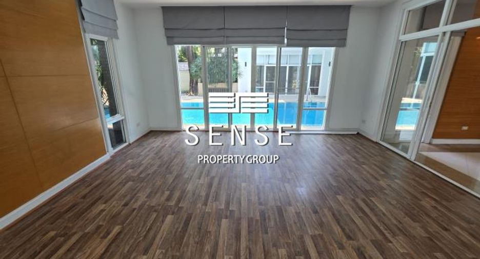 For rent 4 bedrooms house in Khlong Toei, Bangkok