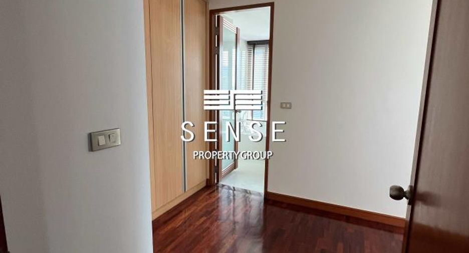 For rent 3 ベッドルーム condo in Khlong Toei, Bangkok
