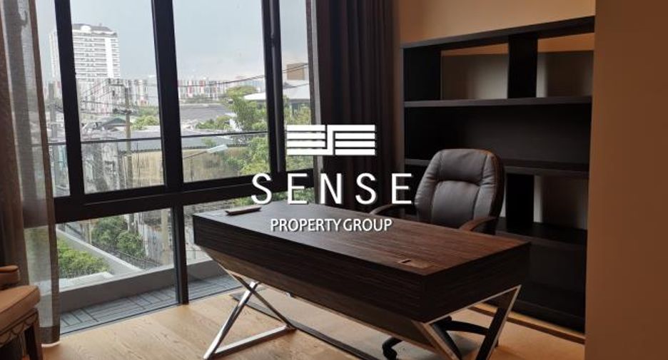 Haus zur Miete mit 4 Zimmer in Watthana, Bangkok