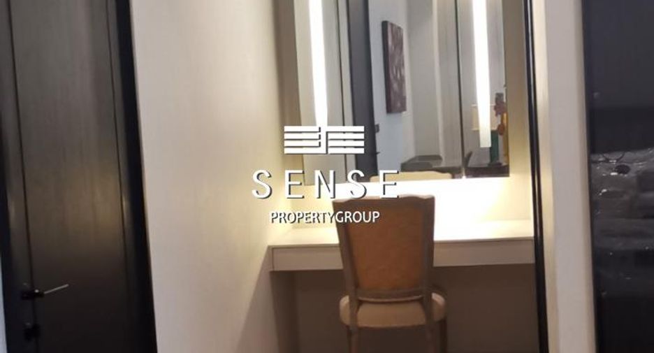 Haus zur Miete mit 4 Zimmer in Watthana, Bangkok