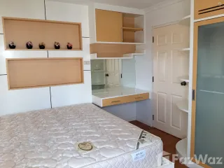 For rent 2 bedrooms condo in Yan Nawa, Bangkok