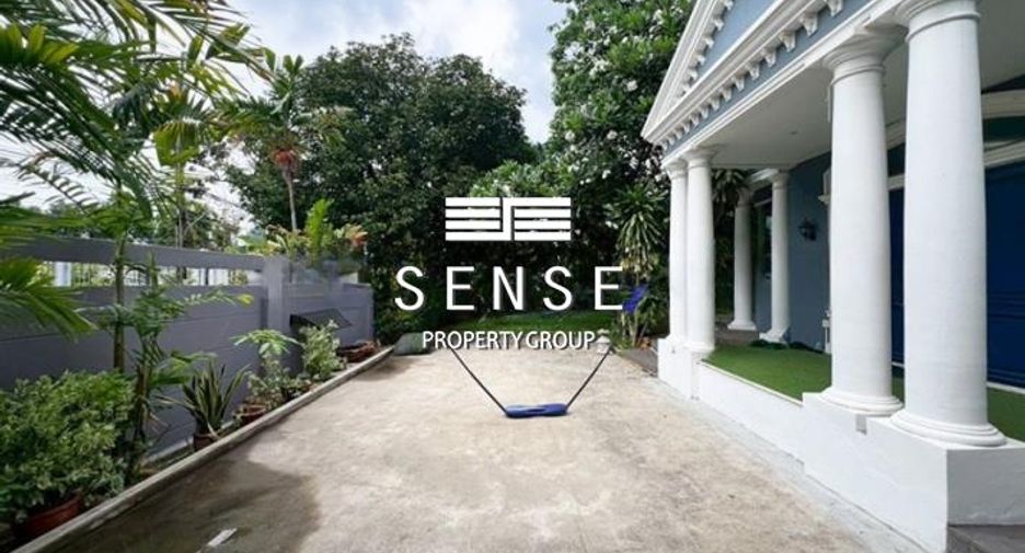 For rent 5 bedrooms house in Phra Khanong, Bangkok