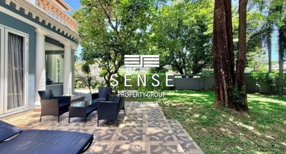 For rent 5 bedrooms house in Phra Khanong, Bangkok
