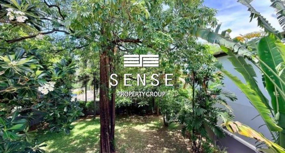 For rent 5 bedrooms house in Phra Khanong, Bangkok