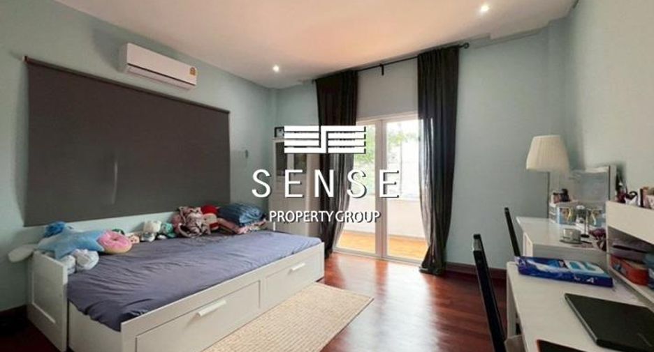For rent 5 bedrooms house in Phra Khanong, Bangkok