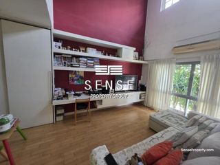 For rent 4 bedrooms townhouse in Watthana, Bangkok