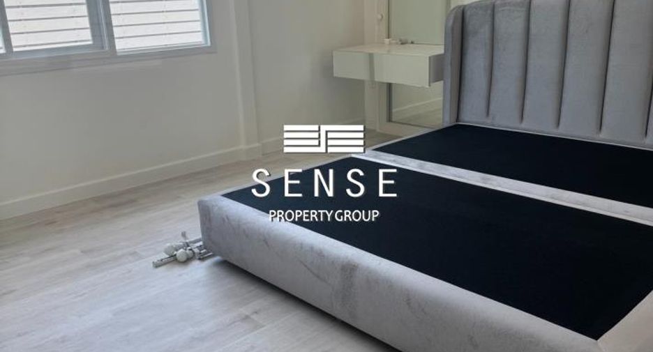 For rent 4 bedrooms house in Phra Khanong, Bangkok