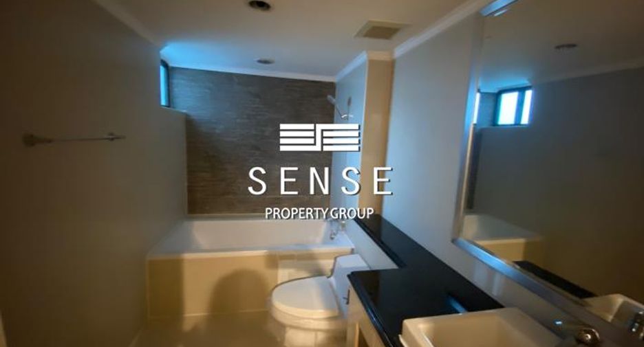 For rent 3 ベッドルーム condo in Khlong Toei, Bangkok