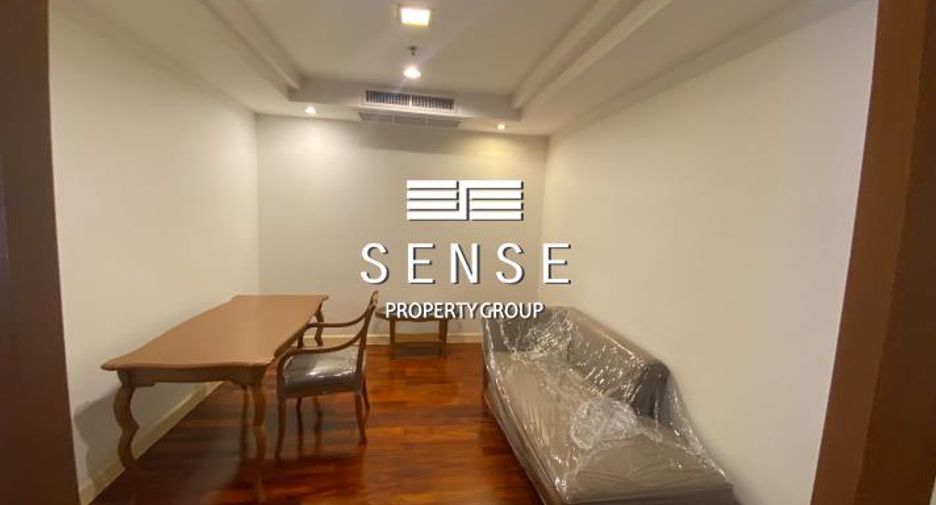 For rent 3 ベッドルーム condo in Khlong Toei, Bangkok