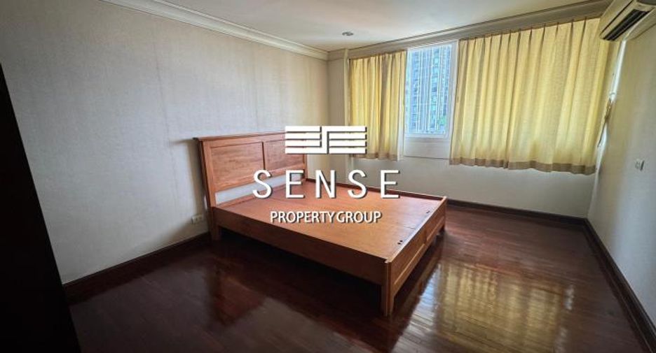 For rent 4 bedrooms condo in Pathum Wan, Bangkok