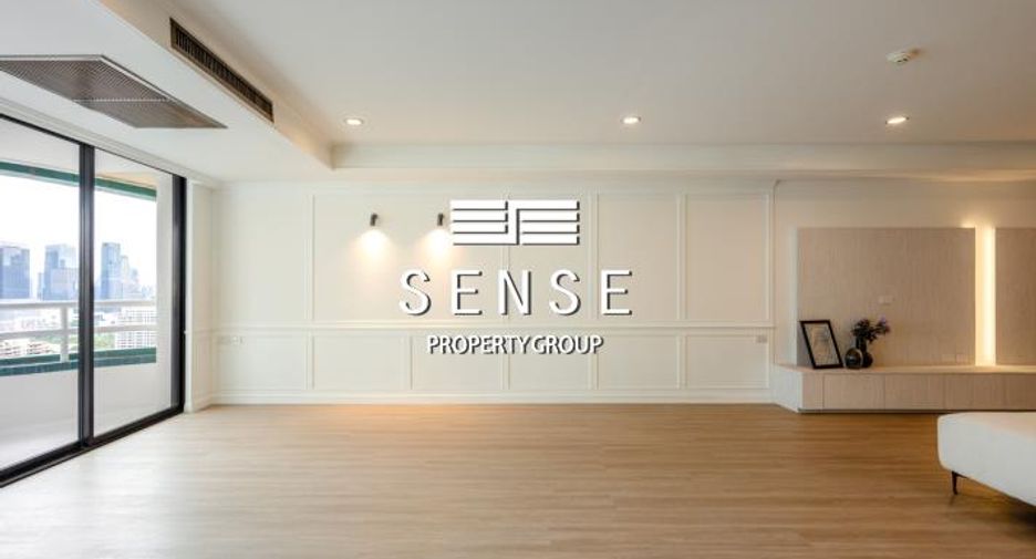 For sale 3 bedrooms condo in Khlong Toei, Bangkok