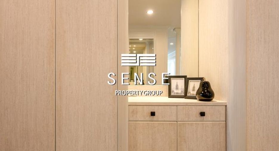 For sale 3 bedrooms condo in Khlong Toei, Bangkok