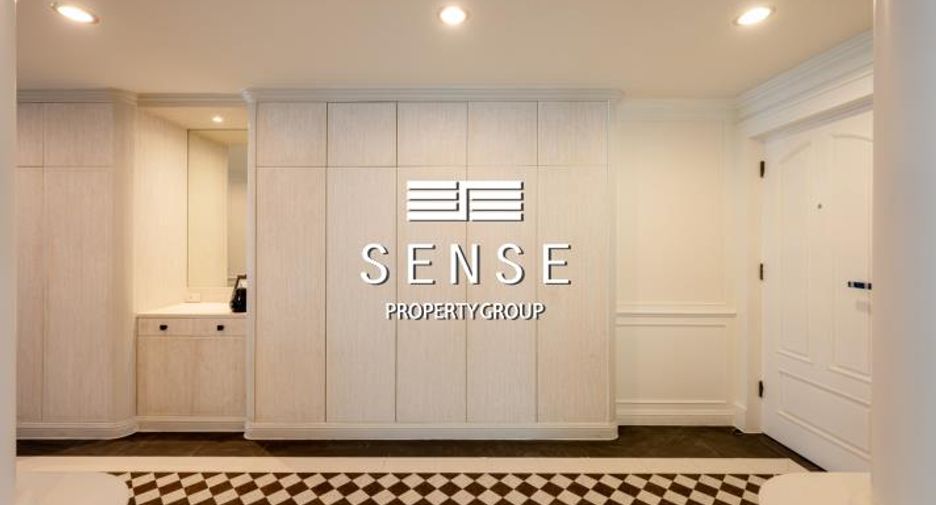 For sale 3 bedrooms condo in Khlong Toei, Bangkok