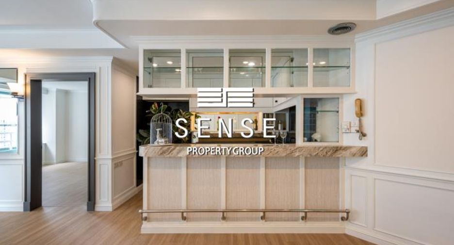 For sale 3 bedrooms condo in Khlong Toei, Bangkok