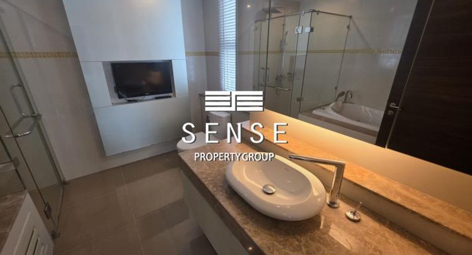 For sale 4 bedrooms condo in Khlong Toei, Bangkok