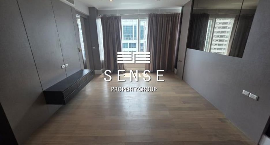 For sale 4 bedrooms condo in Khlong Toei, Bangkok