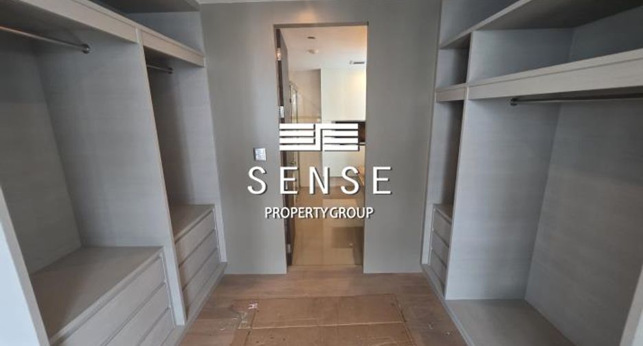 For sale 4 bedrooms condo in Khlong Toei, Bangkok