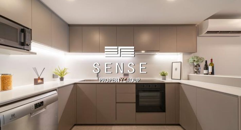 For rent 4 bedrooms condo in Watthana, Bangkok