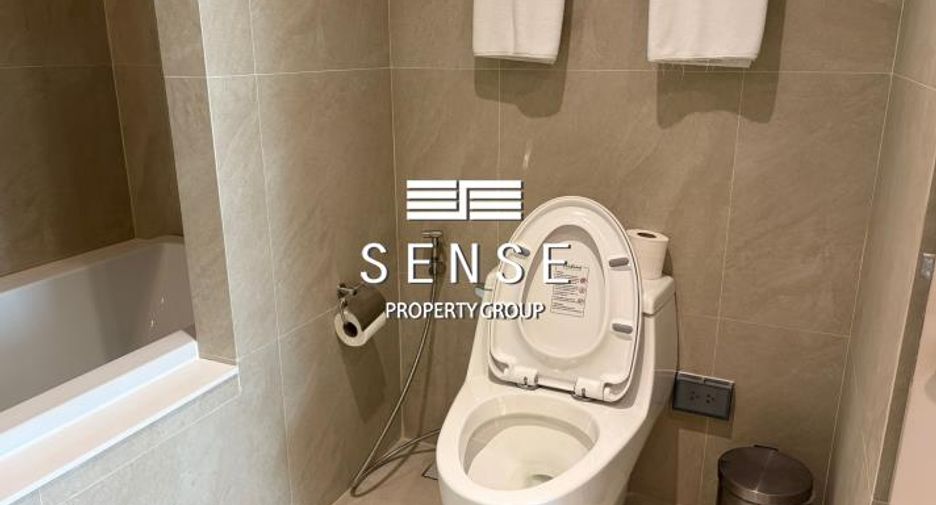For rent 3 bedrooms condo in Khlong Toei, Bangkok
