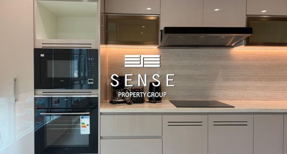 For rent 3 bedrooms condo in Khlong Toei, Bangkok