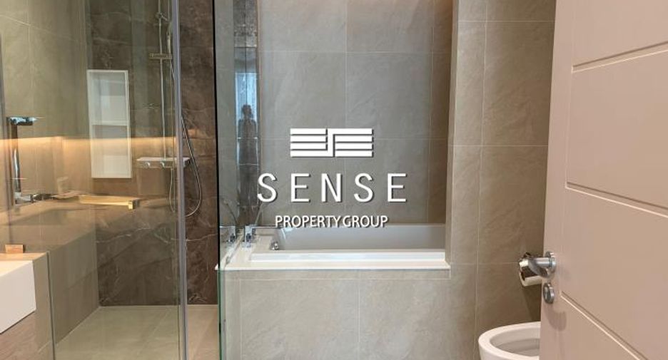 For rent 3 bedrooms condo in Khlong Toei, Bangkok