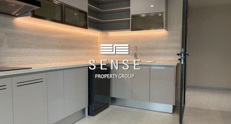 For rent 3 bedrooms condo in Khlong Toei, Bangkok