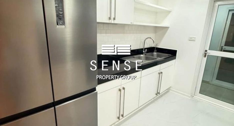 For rent 3 bedrooms condo in Pathum Wan, Bangkok