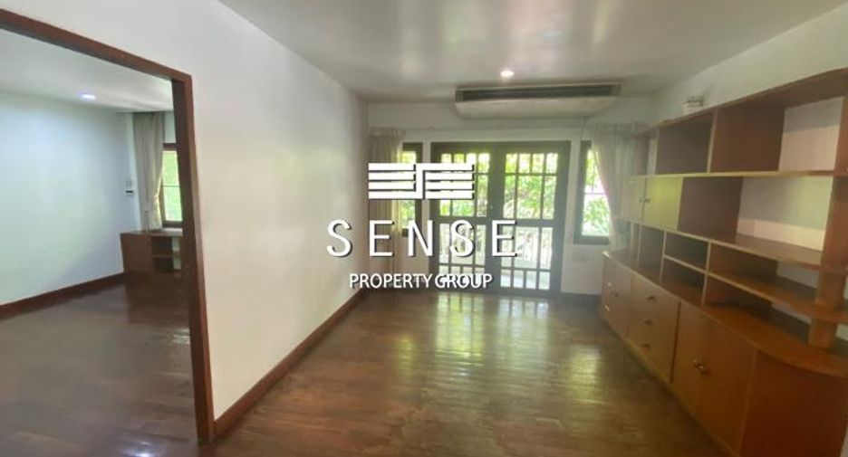 For sale 3 bedrooms house in Pathum Wan, Bangkok
