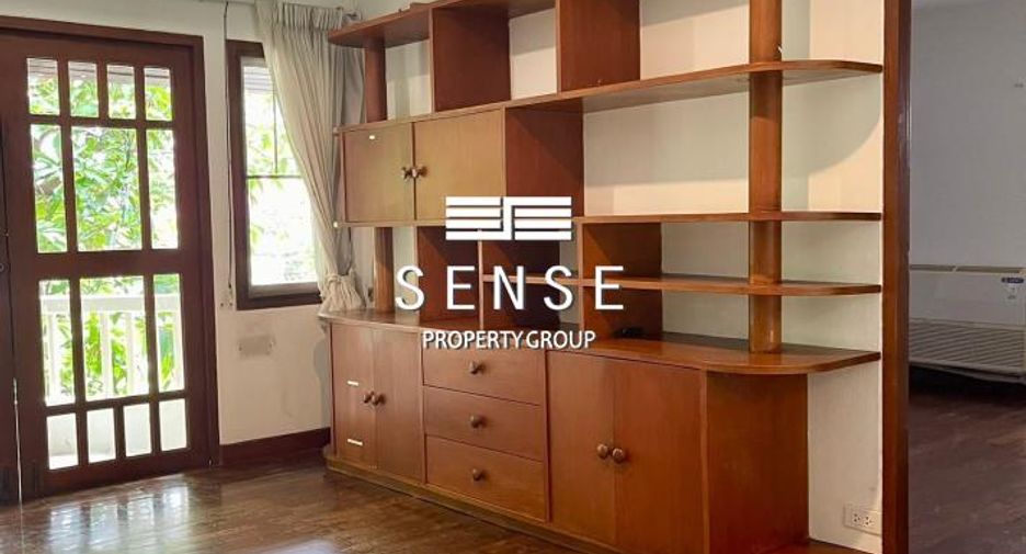 For sale 3 bedrooms house in Pathum Wan, Bangkok