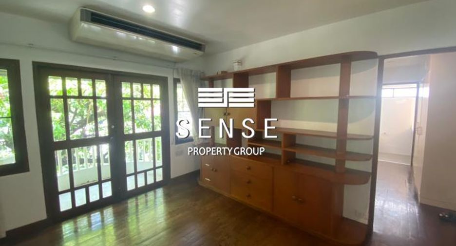For sale 3 bedrooms house in Pathum Wan, Bangkok