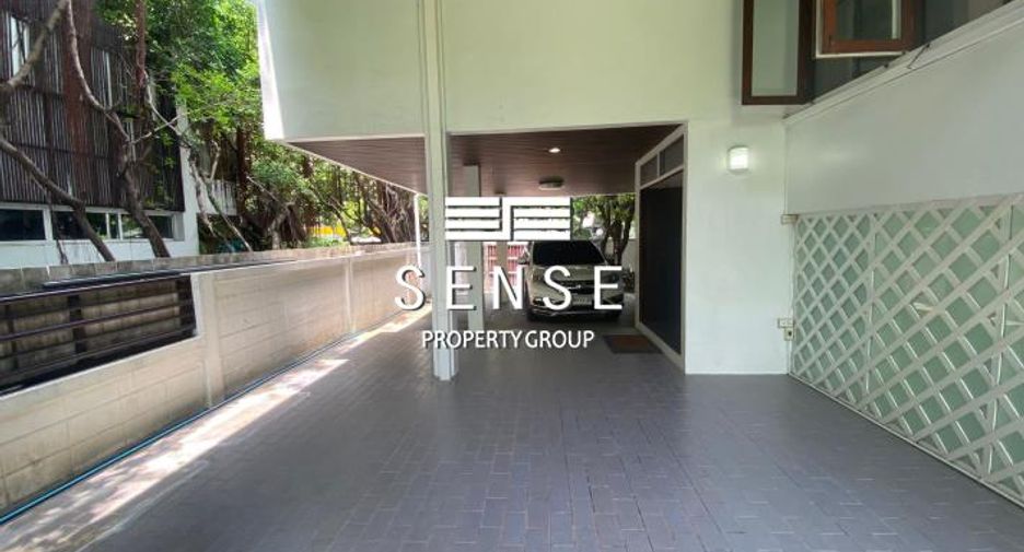 For sale 3 bedrooms house in Pathum Wan, Bangkok