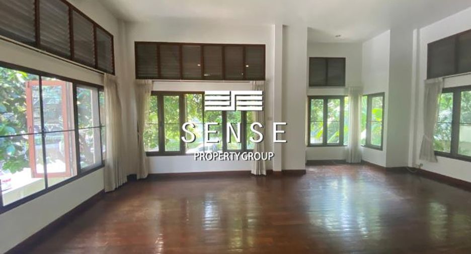 For sale 3 bedrooms house in Pathum Wan, Bangkok