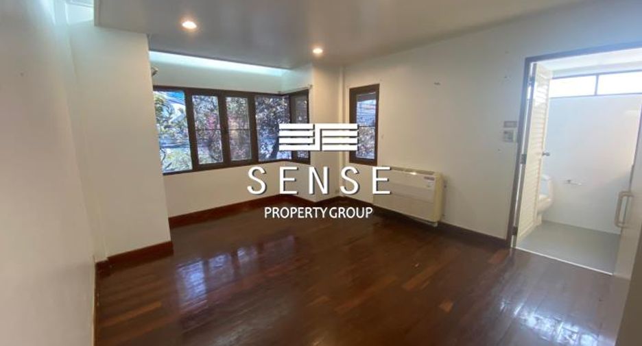 For sale 3 bedrooms house in Pathum Wan, Bangkok