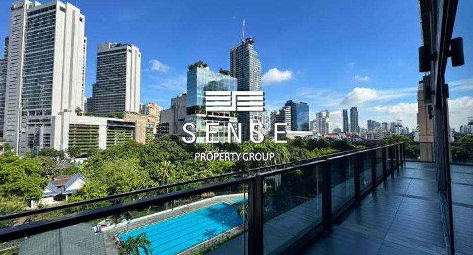 For rent 3 bedrooms condo in Pathum Wan, Bangkok